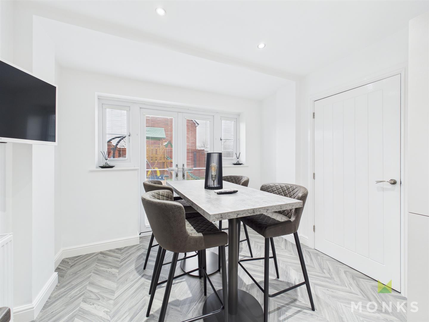 26 Hollands Drive, Oswestry, SY11 3FG For Sale